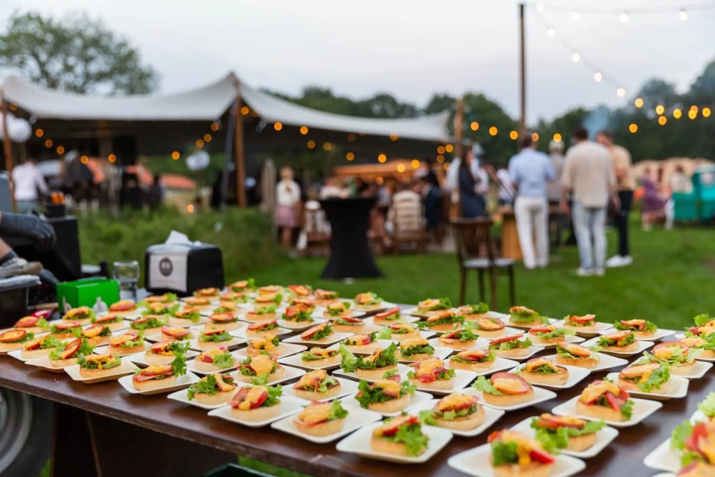 Catering-particulier-ede Catering hapjes op een particulier evenement in Ede