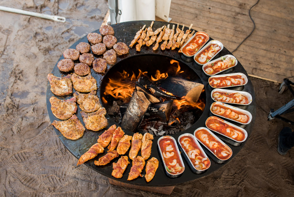 barbecue rhenen, ofyr vuurschaal met vlees