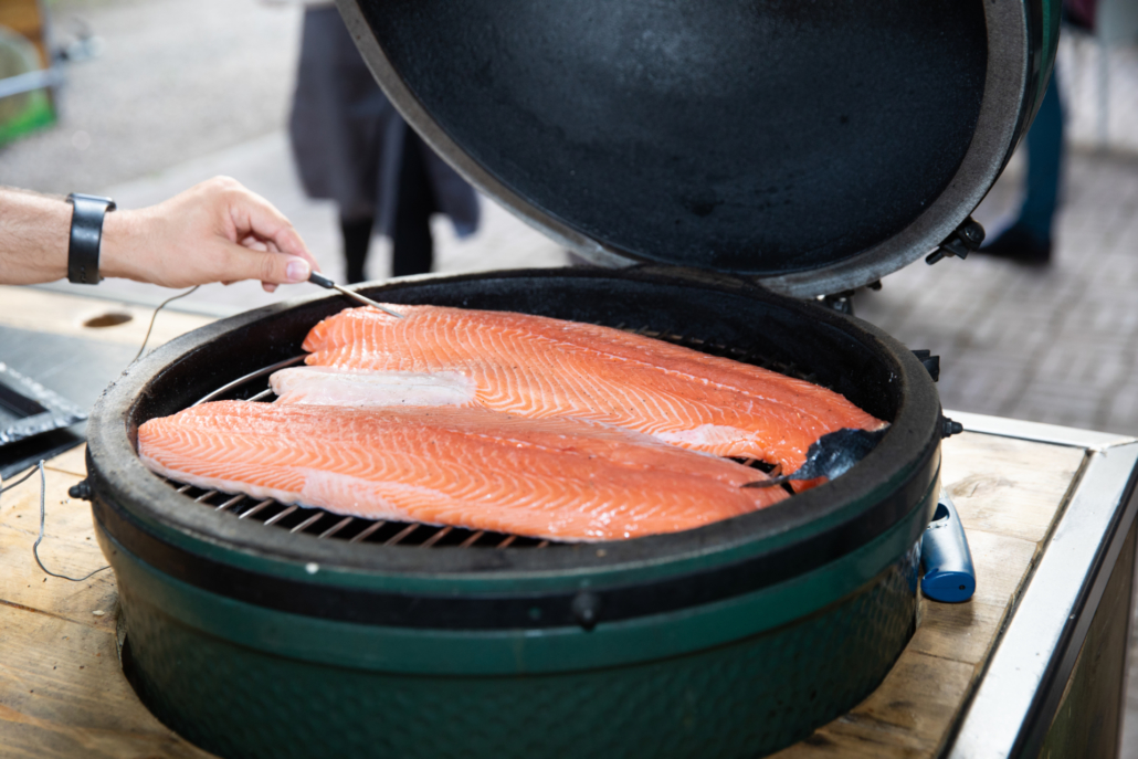 bbq rhenen, gerookte zalm op green egg bbq