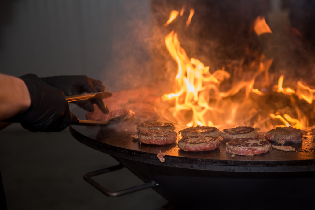catering-bennekom2 catering bennekom, barbecuevlees op ofyr bbq