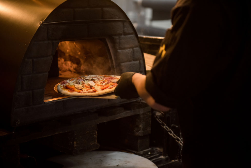catering ede pizzaoven bbq
