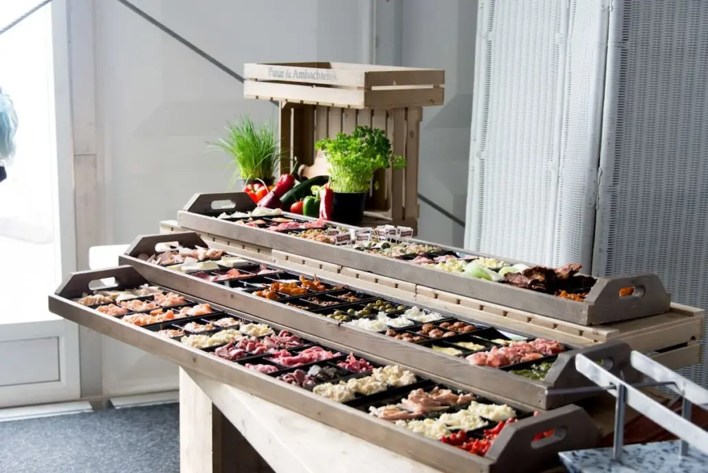 catering receptie met borrelplank