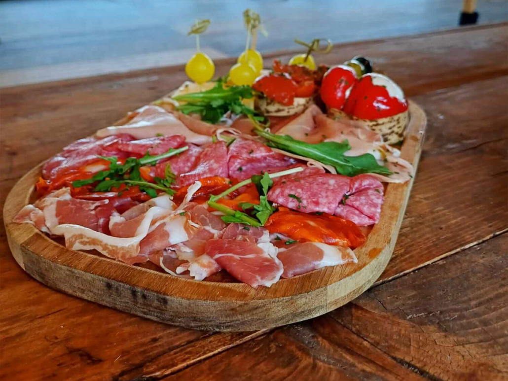 catering rhenen, opgemaakte borrelplank particuliere catering
